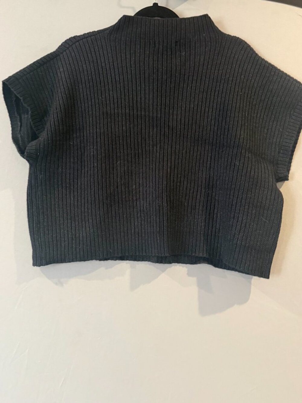 Entro Black Crop Short Sleeve Sweater - Picture 4 of 5